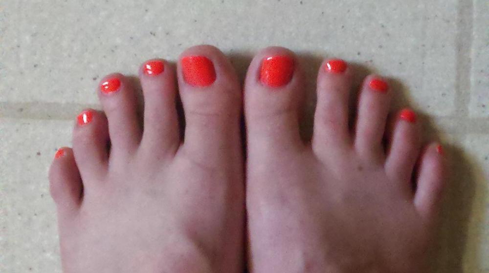 24P My redhead friend's feet and toes 