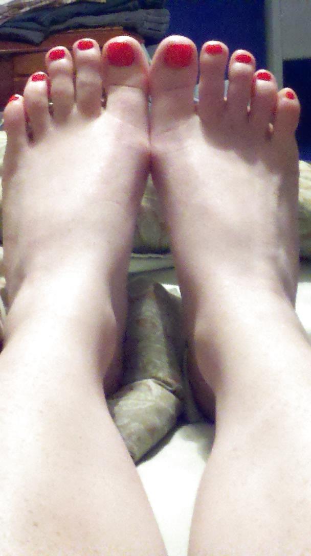 24P My redhead friend's feet and toes 