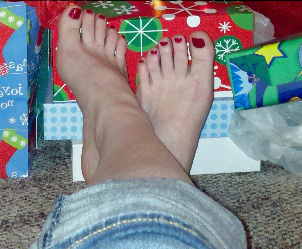 24P My redhead friend's feet and toes 