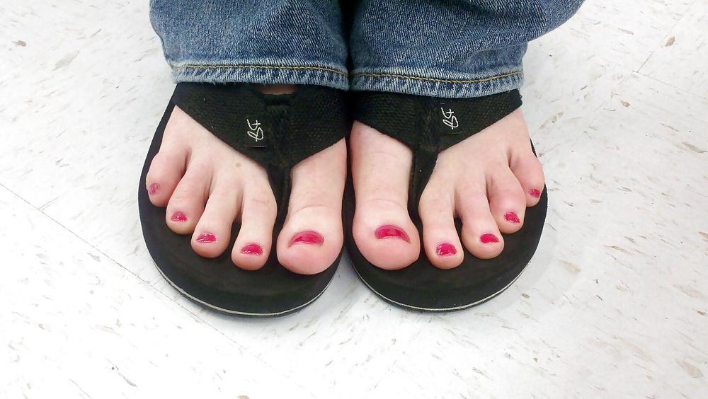 24P My redhead friend's feet and toes 