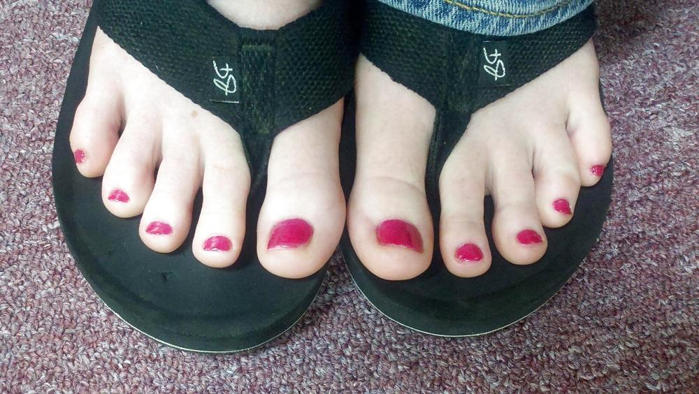 24P My redhead friend's feet and toes 