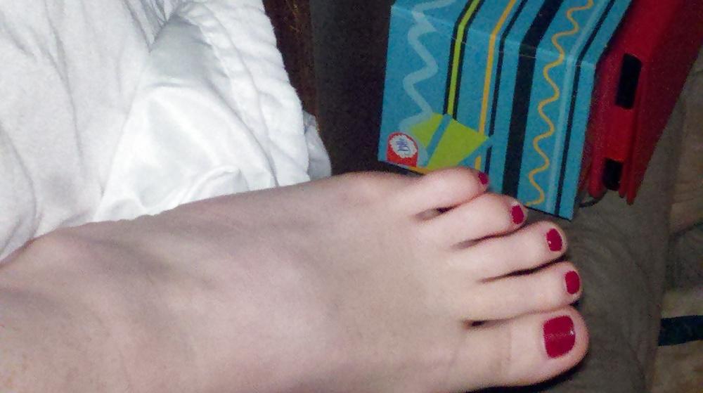 24P My redhead friend's feet and toes 