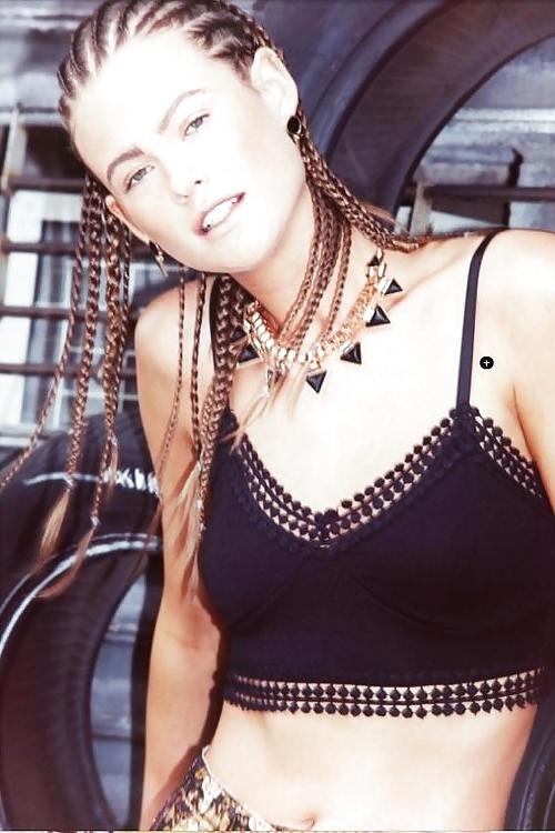 25P 'I Only Date Black Guys' - Wigger Girls