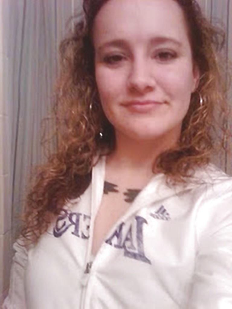 25P 'I Only Date Black Guys' - Wigger Girls