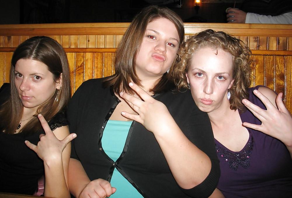 25P 'I Only Date Black Guys' - Wigger Girls