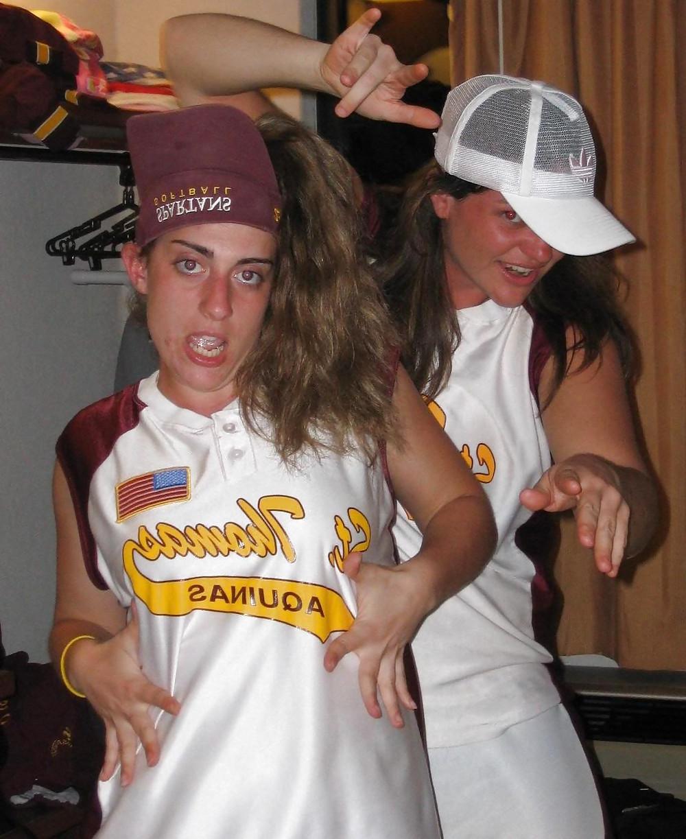 25P 'I Only Date Black Guys' - Wigger Girls