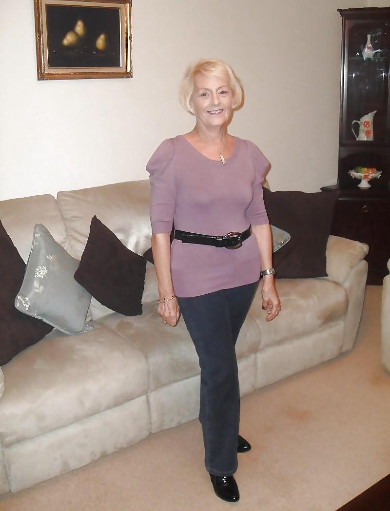 25P My Favourite Genuine Amateur MILF's 11
