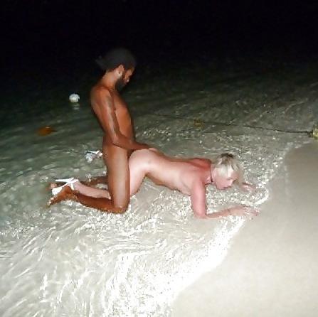 9P Interracial cuckold vacation