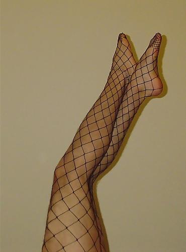 14P Hot amateur milf's legs and feet 