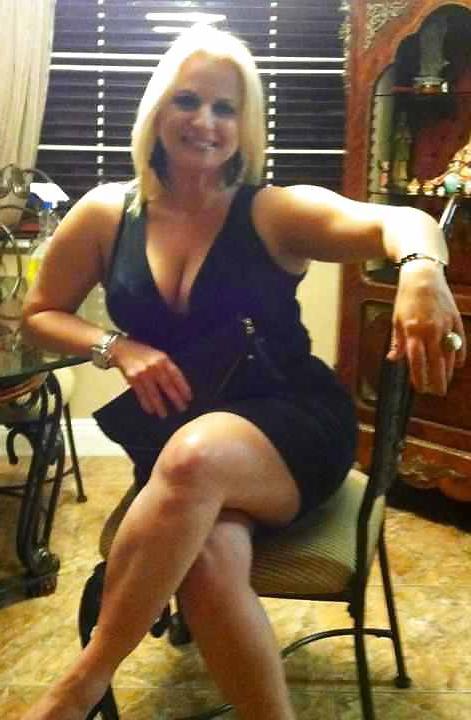8P Ein Teil meiner weißen MILF