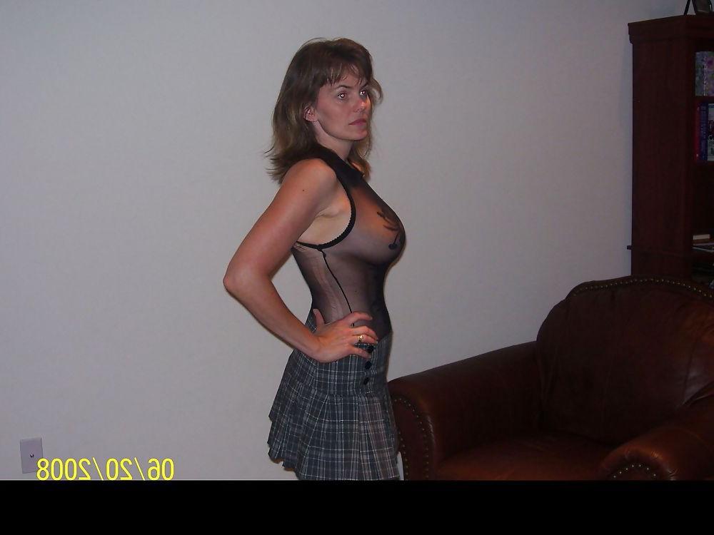 22P Milf that loves to play...
