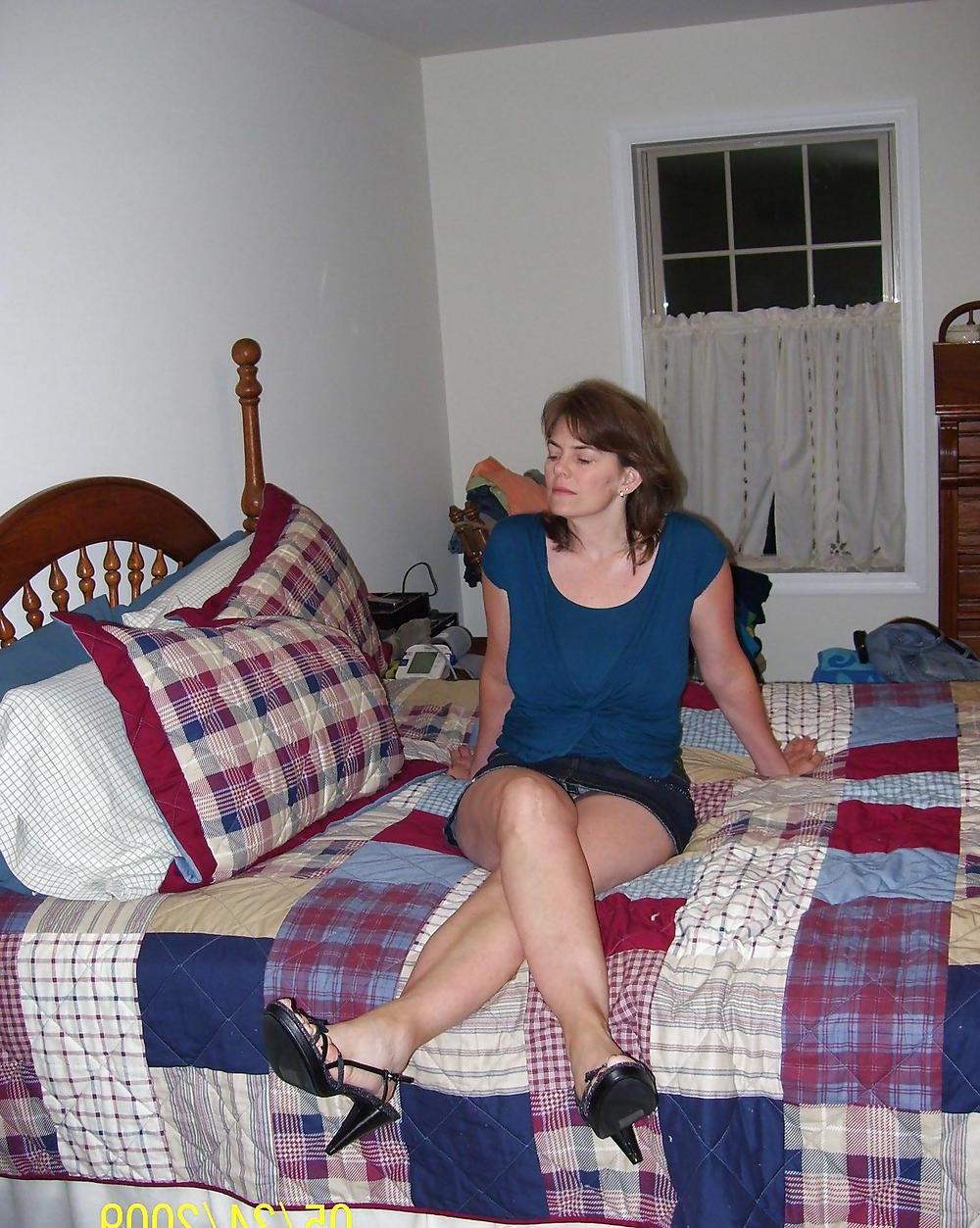 22P Milf that loves to play...