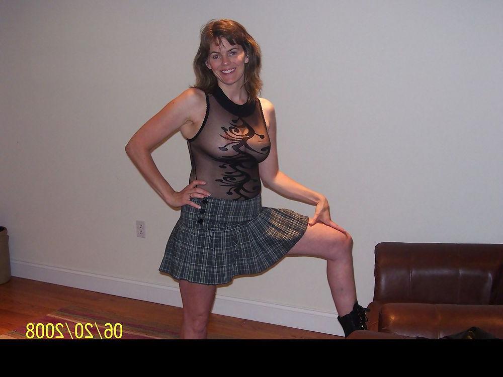 22P Milf that loves to play...