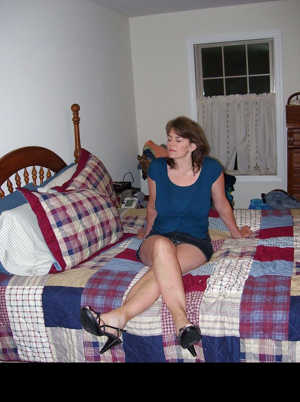 22P Milf that loves to play...