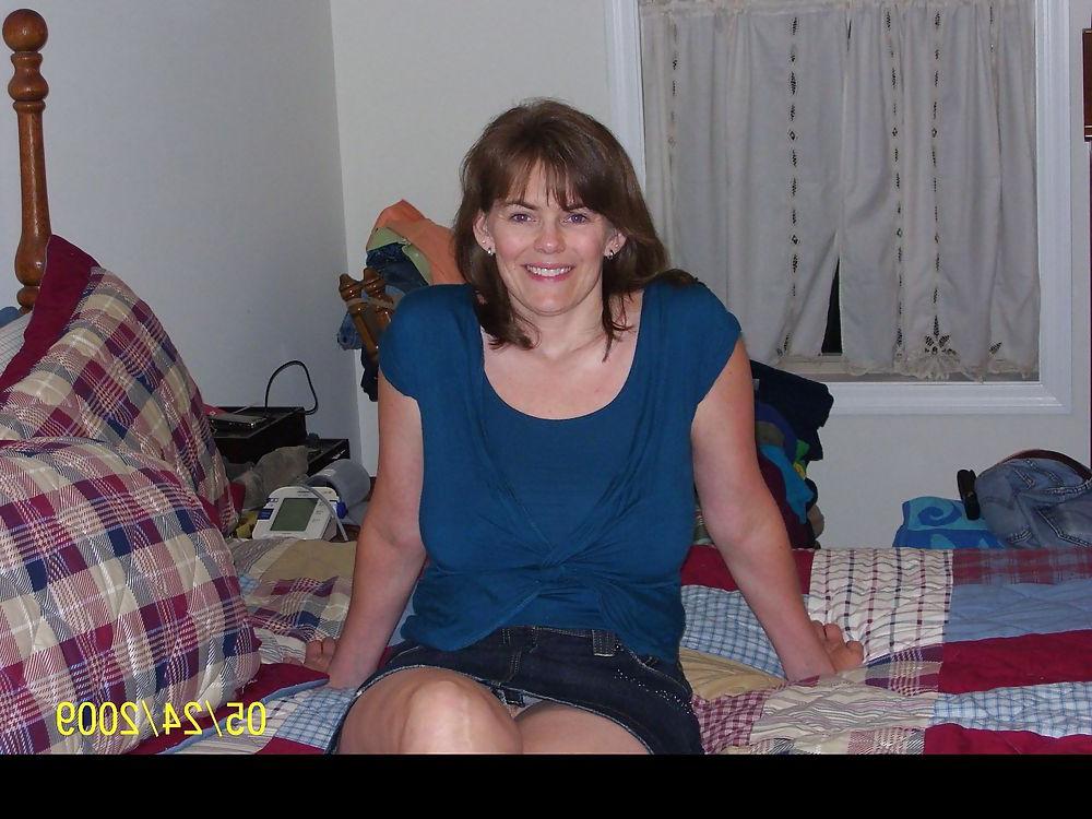 22P Milf that loves to play...