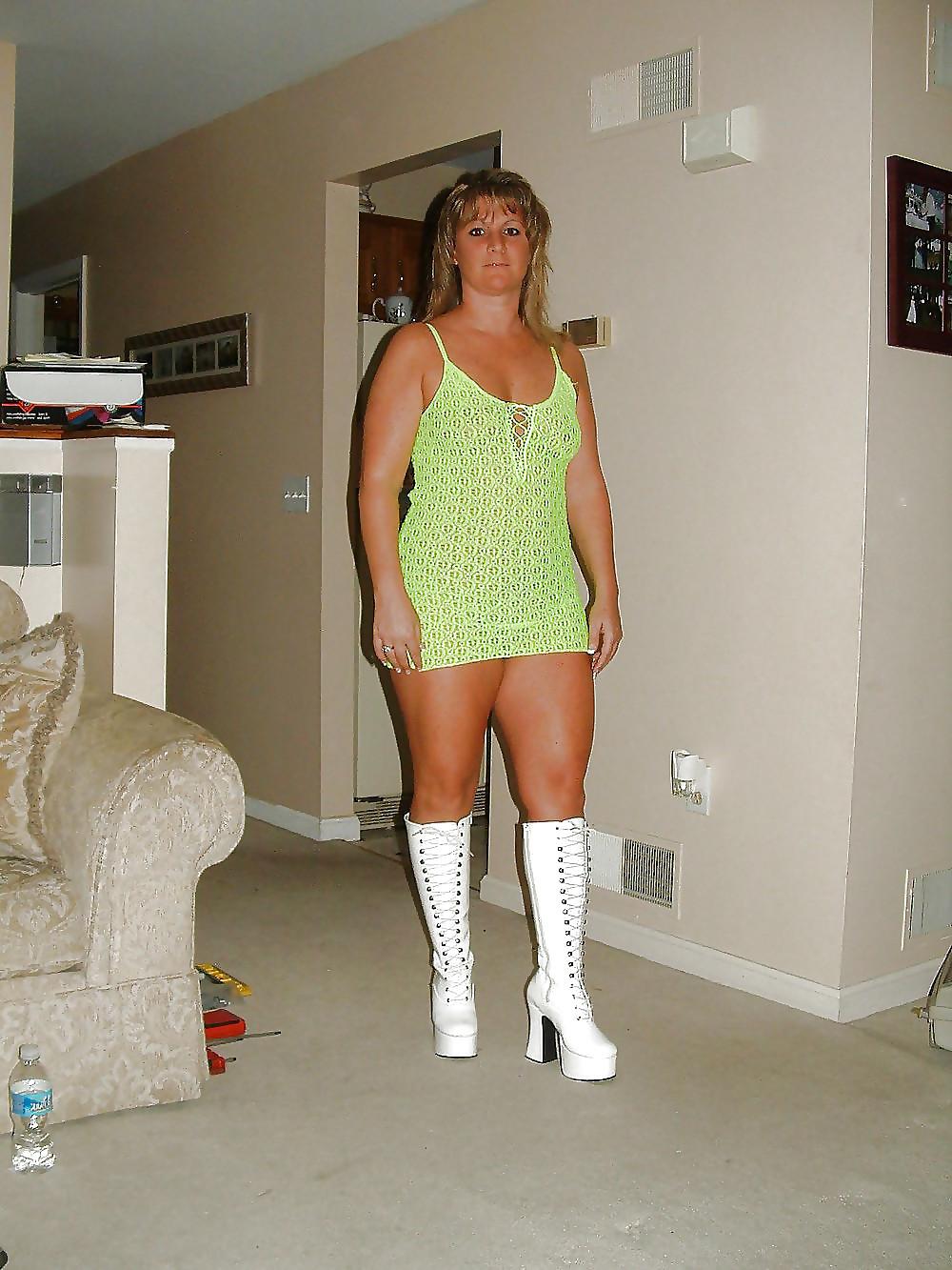 24P My Favourite Genuine Amateur MILF's 16