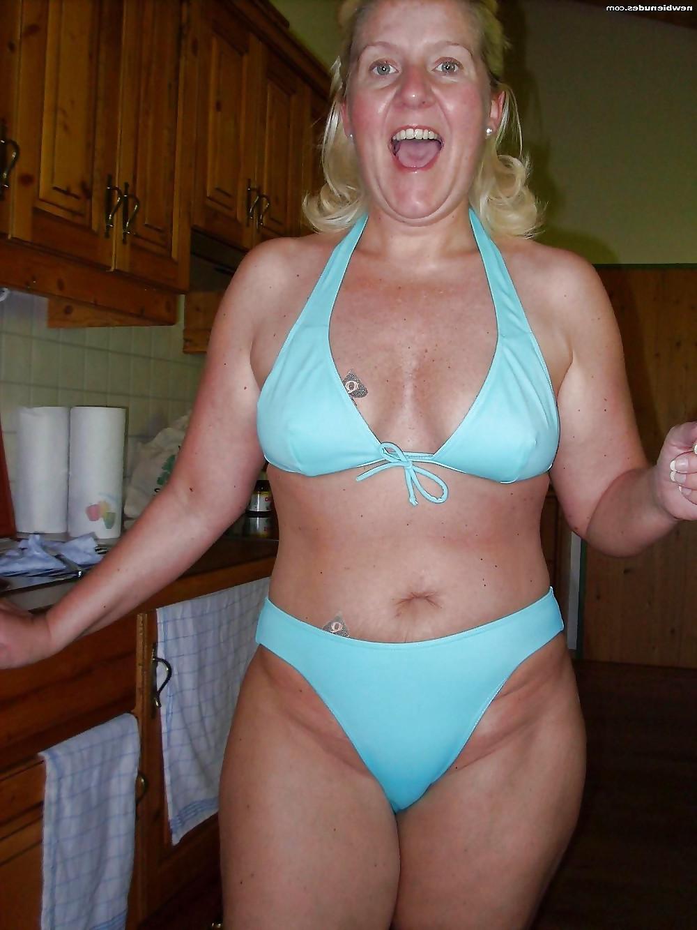 24P My Favourite Genuine Amateur MILF's 16