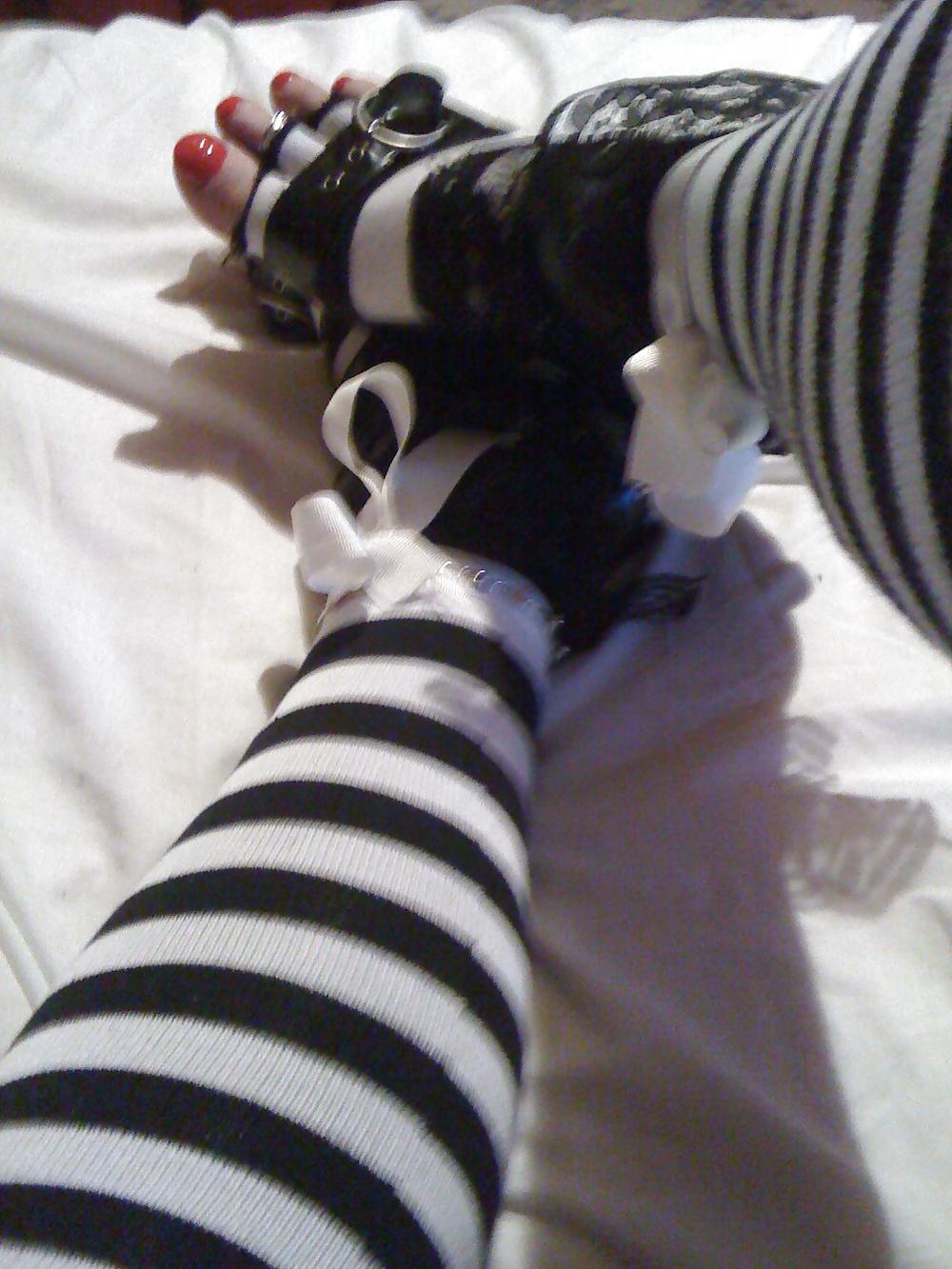 12P Black and White Stripes