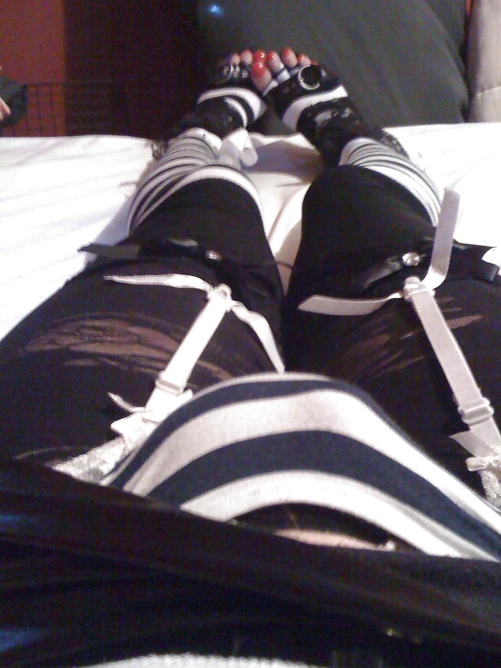 12P Black and White Stripes