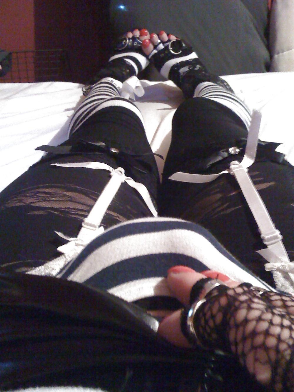 12P Black and White Stripes