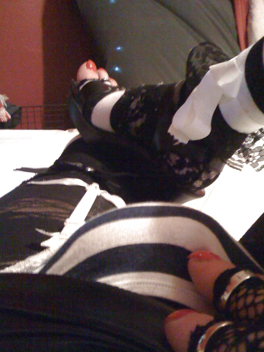 12P Black and White Stripes