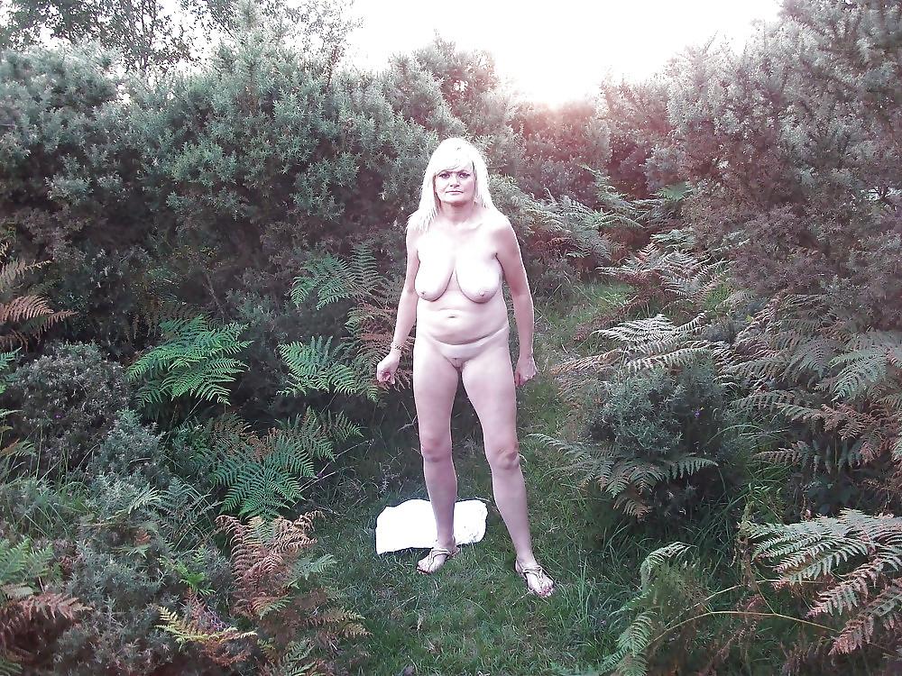 16P UK Amateur Slut Milf Samantha 42
