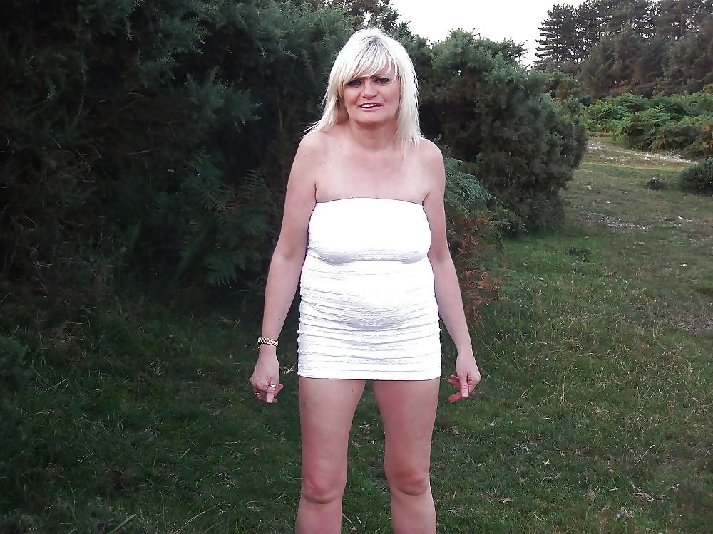 16P UK Amateur Slut Milf Samantha 42