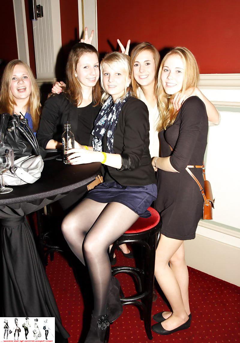 16P Pantyhose Girls