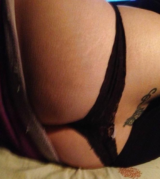 9P YOUNG COUPLE LOOKING FOR BBC