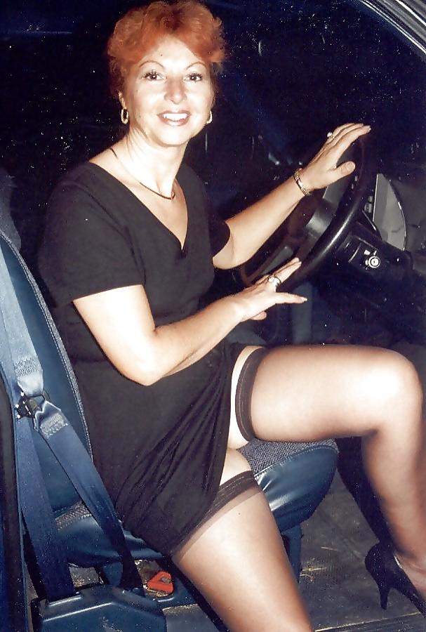 25P SEXY REIFE AMATEUR-MILF DOGGING ZUM ABSPRITZEN
