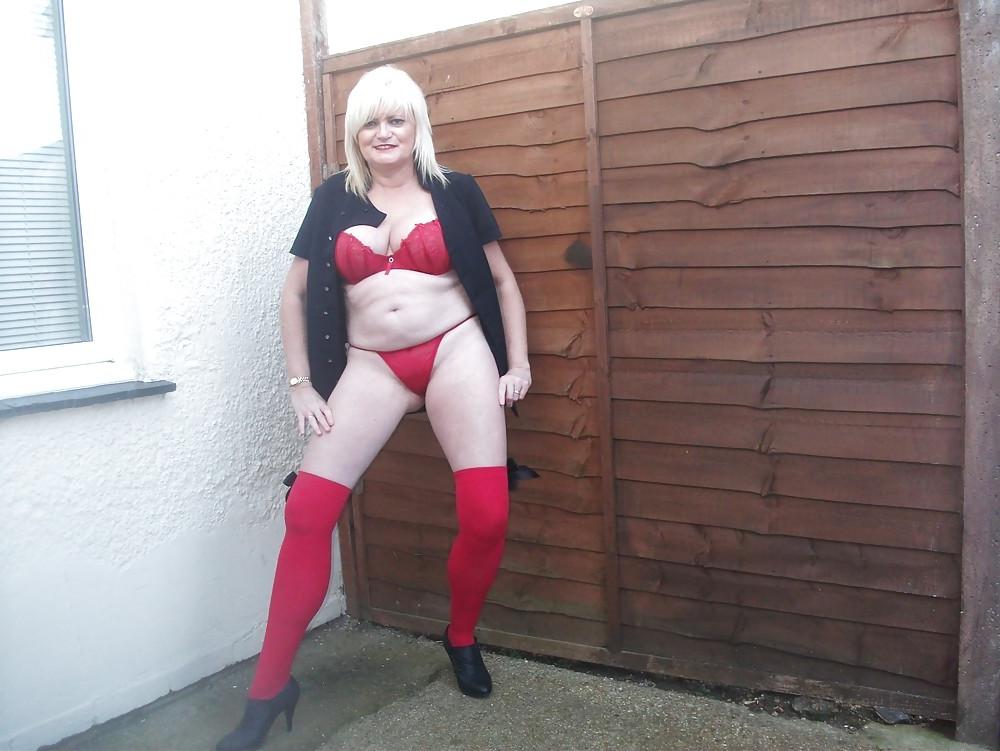 16P UK Amateur Slut Milf Samantha 46