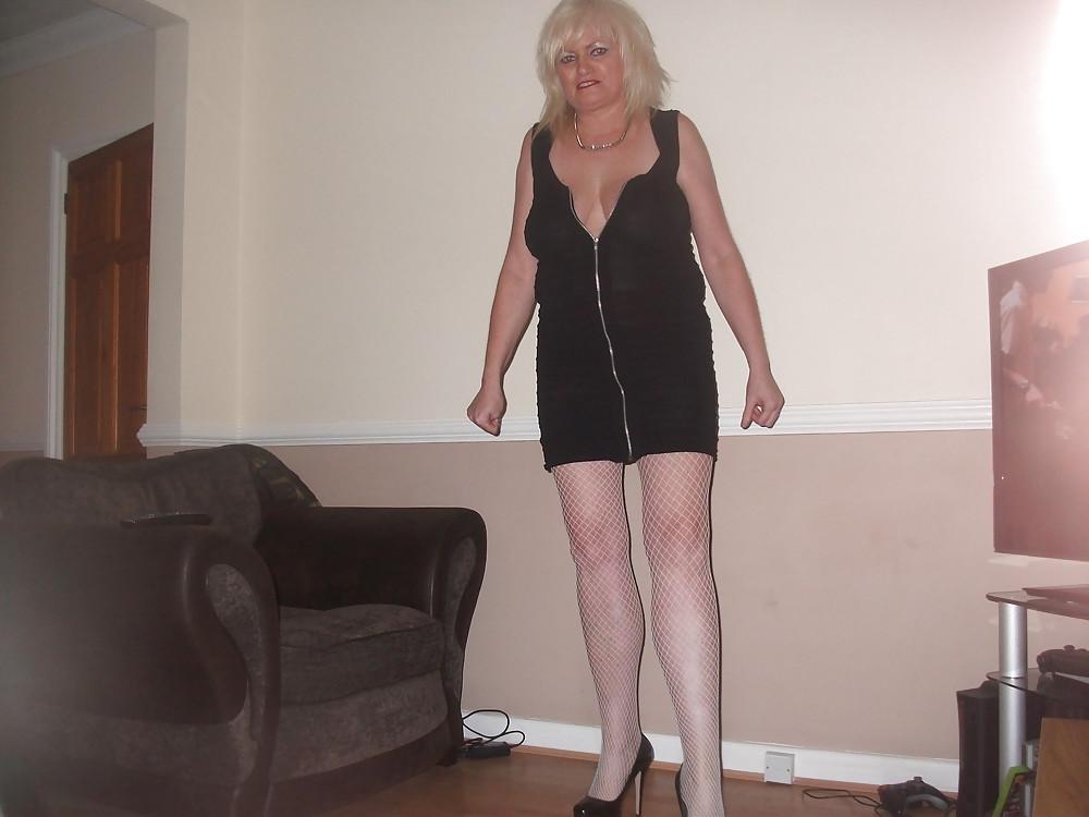 16P UK Amateur Slut Milf Samantha 46
