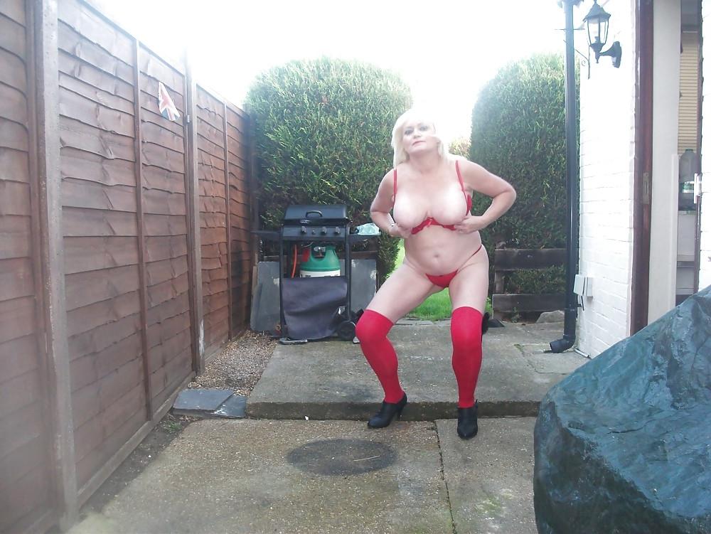 16P UK Amateur Slut Milf Samantha 46