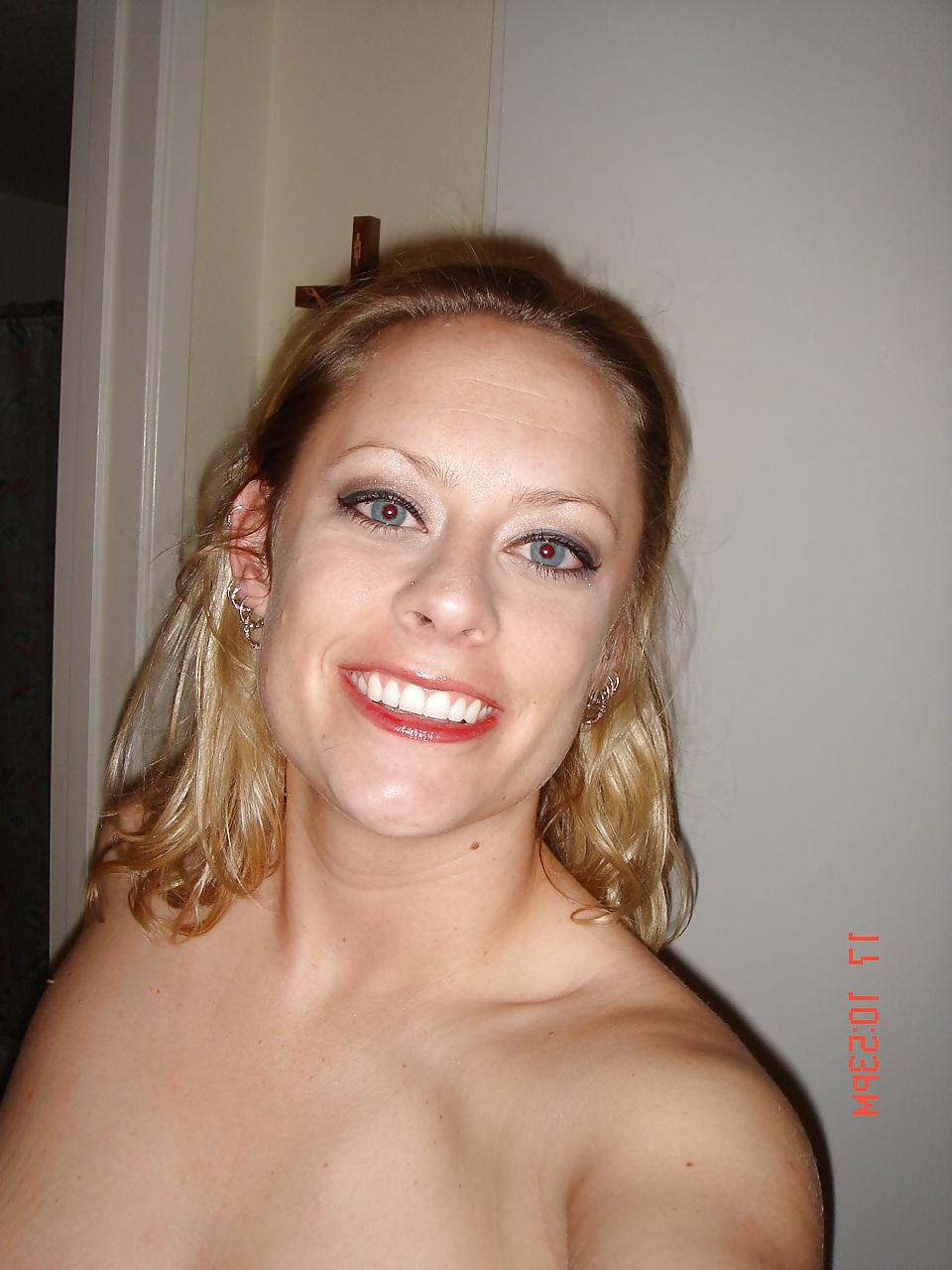 17P Pretty Amateur Milf SelfShot