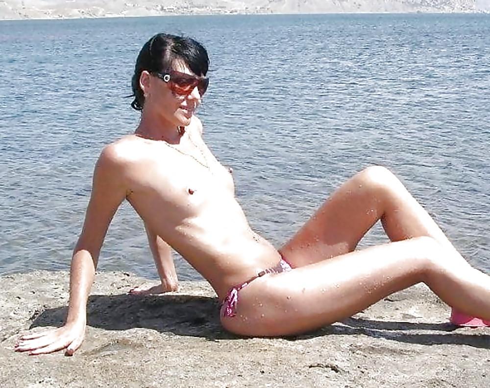 14P Pretty Amateur Milf Exib