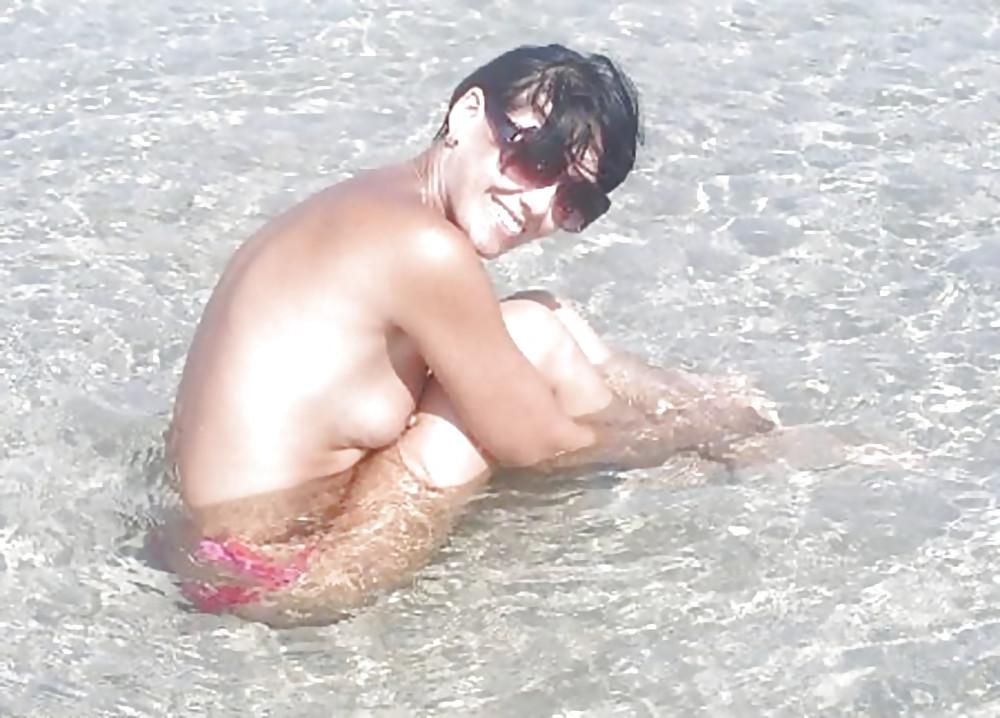 14P Pretty Amateur Milf Exib