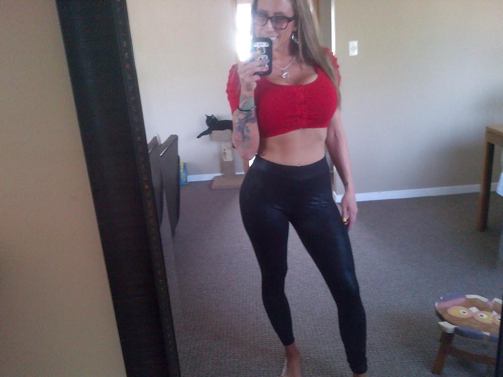 16P Busty Blonde Amateur MILF