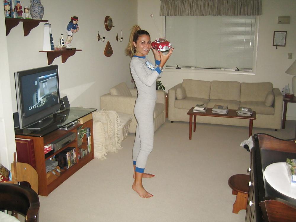17P Hot Amateur MILF
