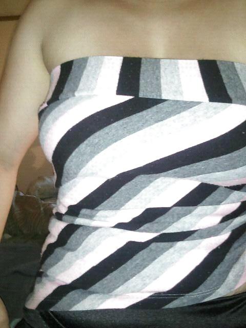 12P Amateur Brunette MILF
