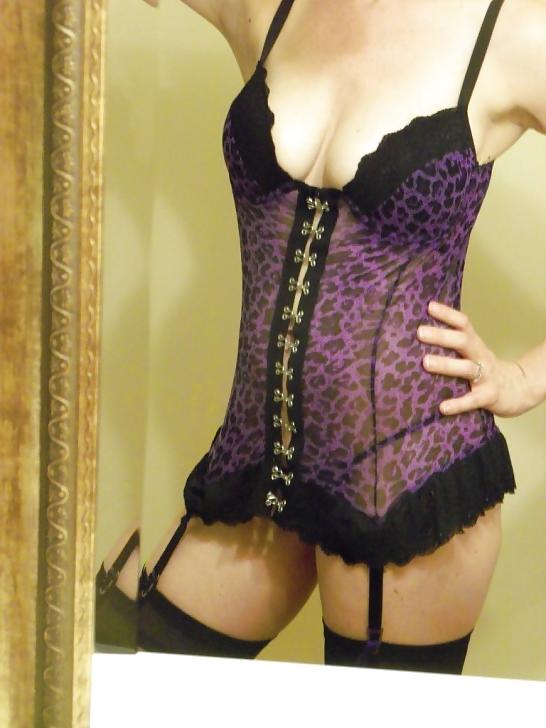 25P Blonde Amateur MILF