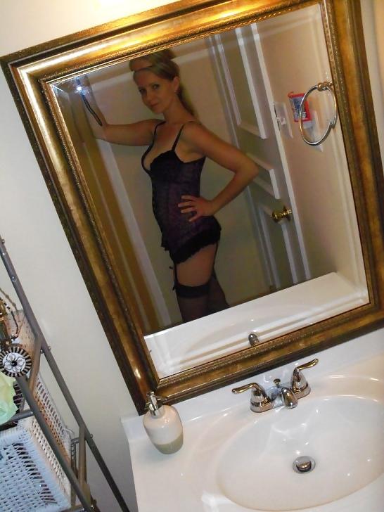 25P Blonde Amateur MILF