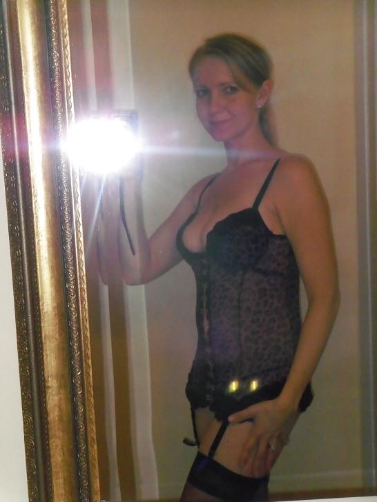 25P Blonde Amateur MILF