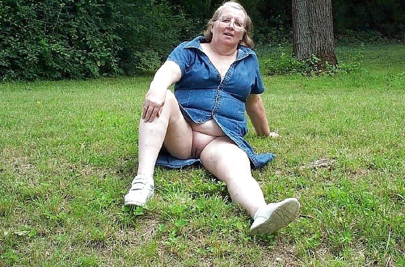 10P KINKY GRANDMOTHER
