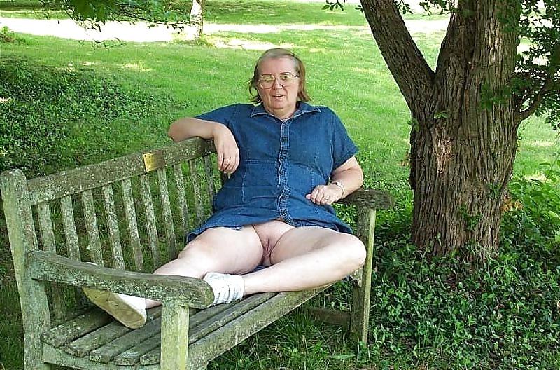 10P KINKY GRANDMOTHER