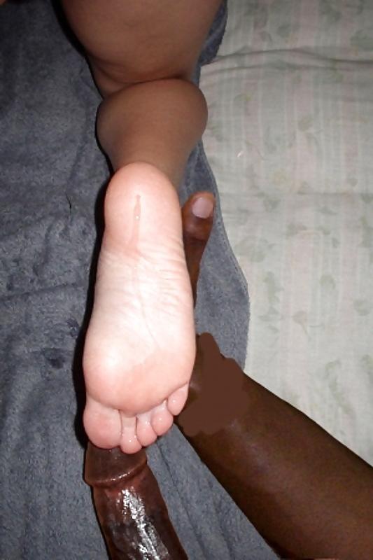 25P KATE FEET IV