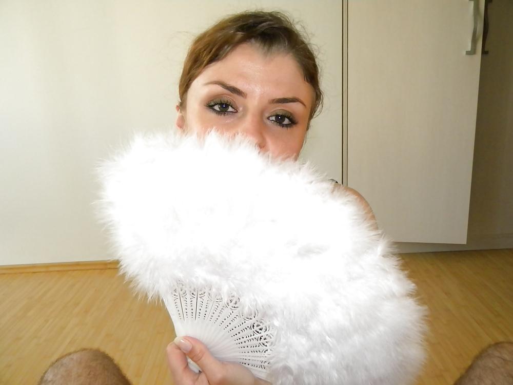 11P Amateur MILF pictures 