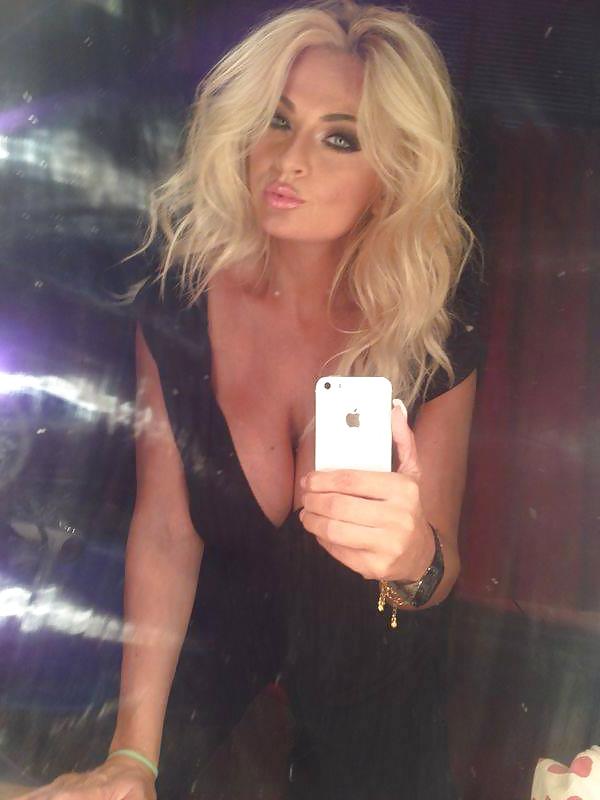 9P Amateur milf, great tits