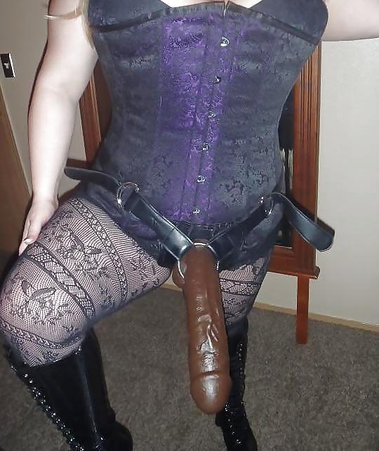 18P Hot milf wearing strap on