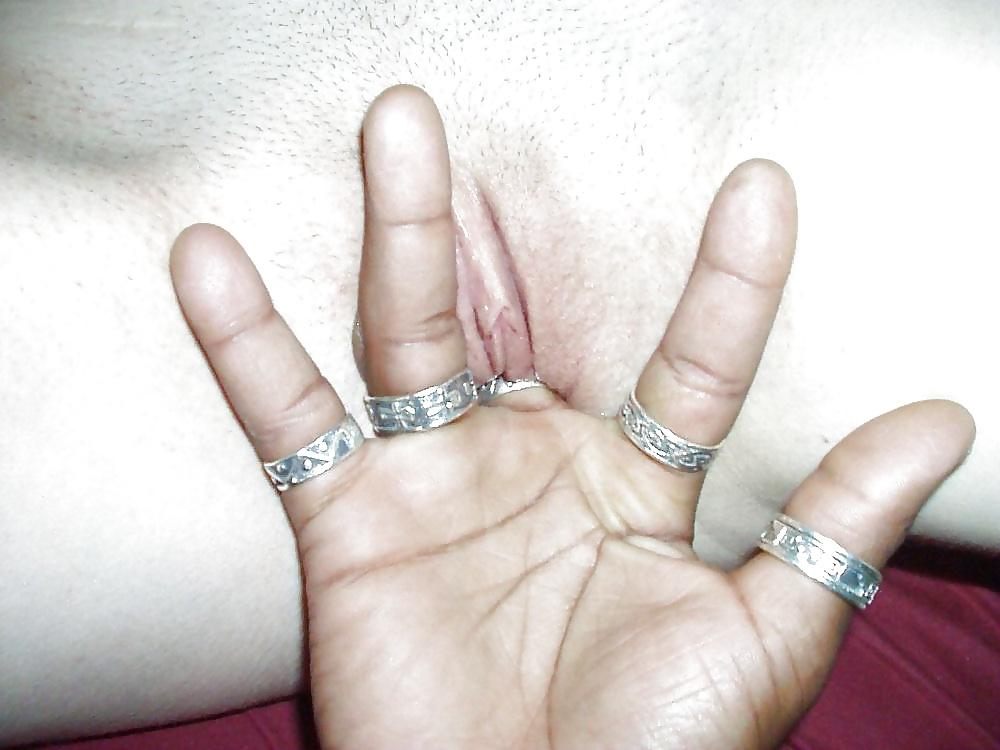 14P Love his black fingers in my white pussy