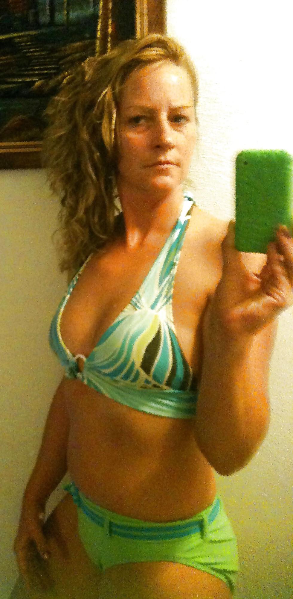 22P Hot and naughty amateur milf